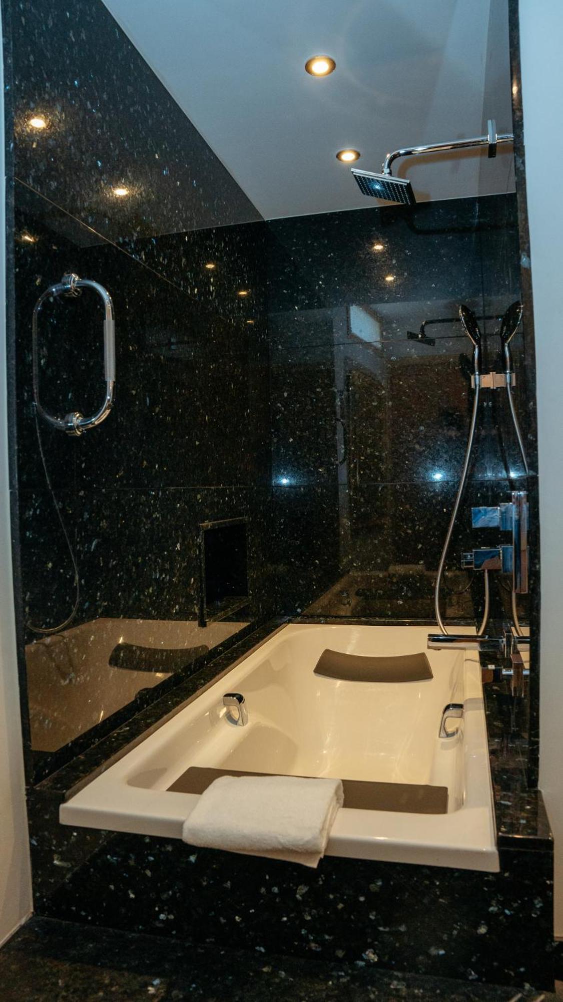 Superbe Appartement 132M2, Classe 5 Etoiles, Sarlat Centre Eksteriør bilde
